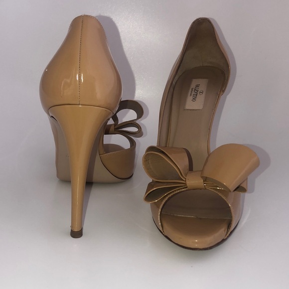 Valentino Nude Patent Bow Patent Leather Pumps - Picture 2 of 8